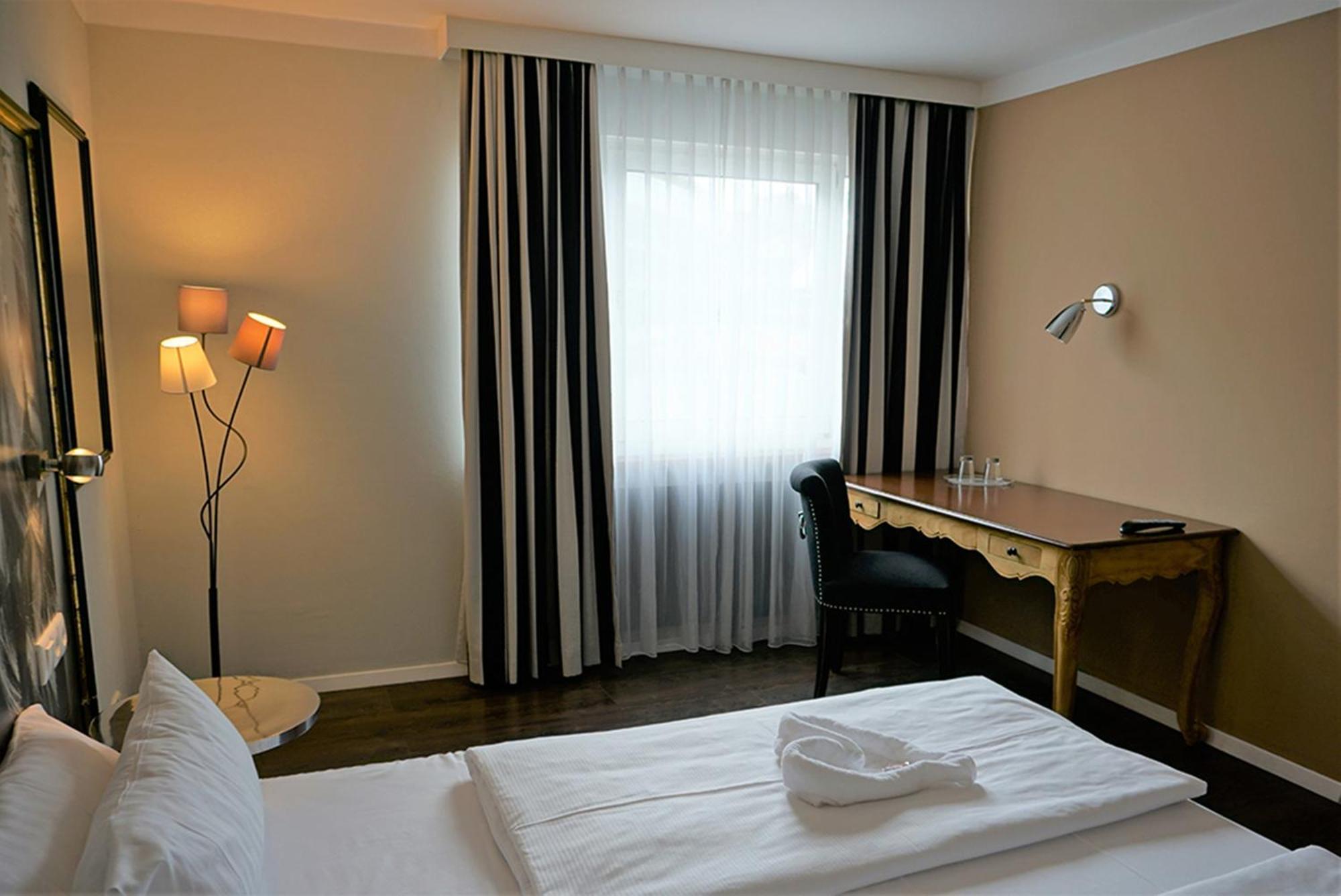 Hotel Calmo Виена Екстериор снимка